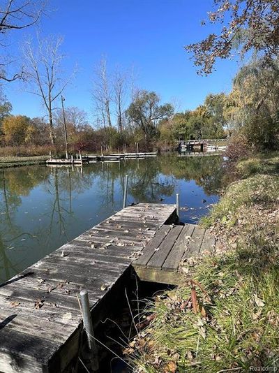 Amazing dock for water toys! | Image 2