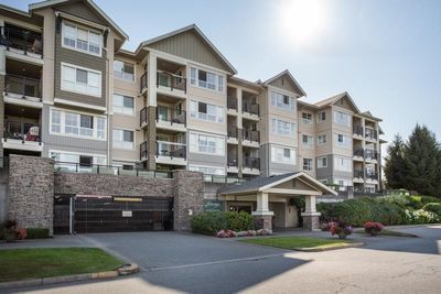 202 - 19673 Meadow Gardens Way, Condo with 2 bedrooms, 2 bathrooms and 1 parking in Pitt Meadows BC | Image 2