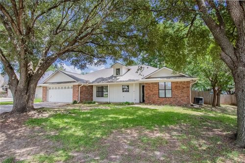 812 Woodson Dr, Caldwell, TX, 77836-1382 | Card Image