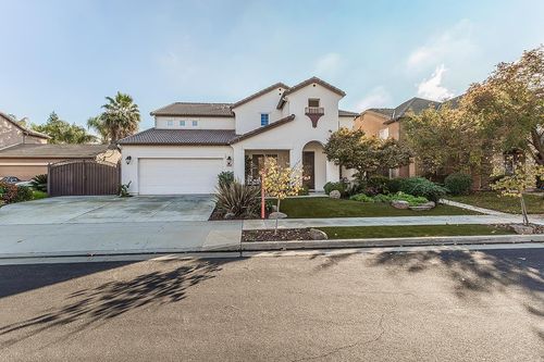 3046 Indianapolis Ave, Clovis, CA, 93619-9281 | Card Image