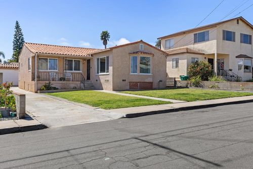 3219 Hugo St, San Diego, CA, 92106-2113 | Card Image