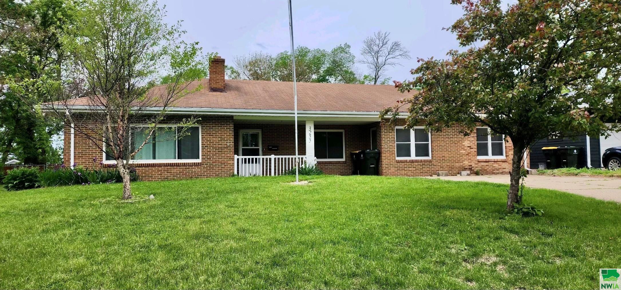 Virginia St, Sioux City, IA 51104