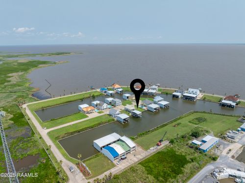 138 Peninsula Dr, Cypremort Point, LA, 70538-7843 | Card Image