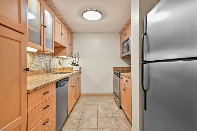APT-208 - 200 Captains Row, Condo with 2 bedrooms, 2 bathrooms and 2 parking in Chelsea MA | Image 11