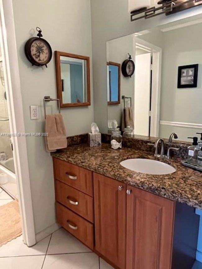 APT-1520 - 3800 S Ocean Dr, Condo with 2 bedrooms, 2 bathrooms and null parking in Hollywood FL | Image 12