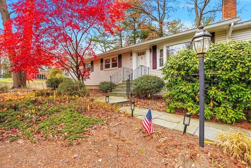 38 Mohawk Dr, Northborough, MA, 01532-1328 | Card Image