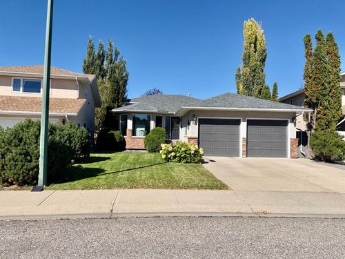 18 Heritage Close W, Lethbridge, AB, T1K6R9 | Card Image