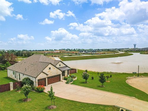 340 Chisholm Trl, Bastrop, TX, 78602-3433 | Card Image