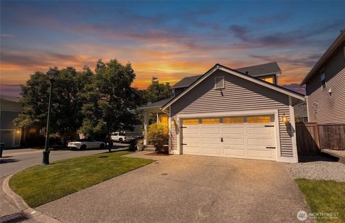 4650 Nooksack Loop, Mount Vernon, WA, 98273-8928 | Card Image
