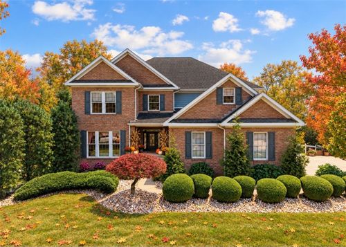 32 Hawthorne Ln, Irwin, PA, 15642-5703 | Card Image