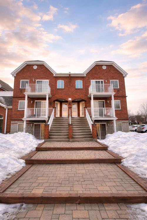 2-1230 Boul. De Montarville, Boucherville, QC, J4B8C7 | Card Image