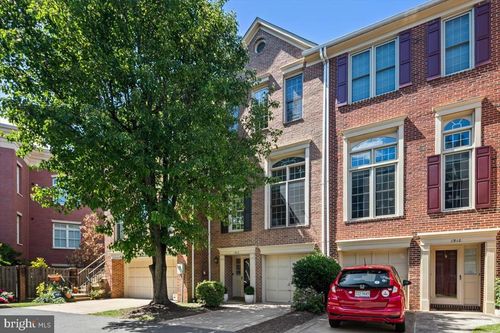 1912 N Daniel St, Arlington, VA, 22201-4110 | Card Image