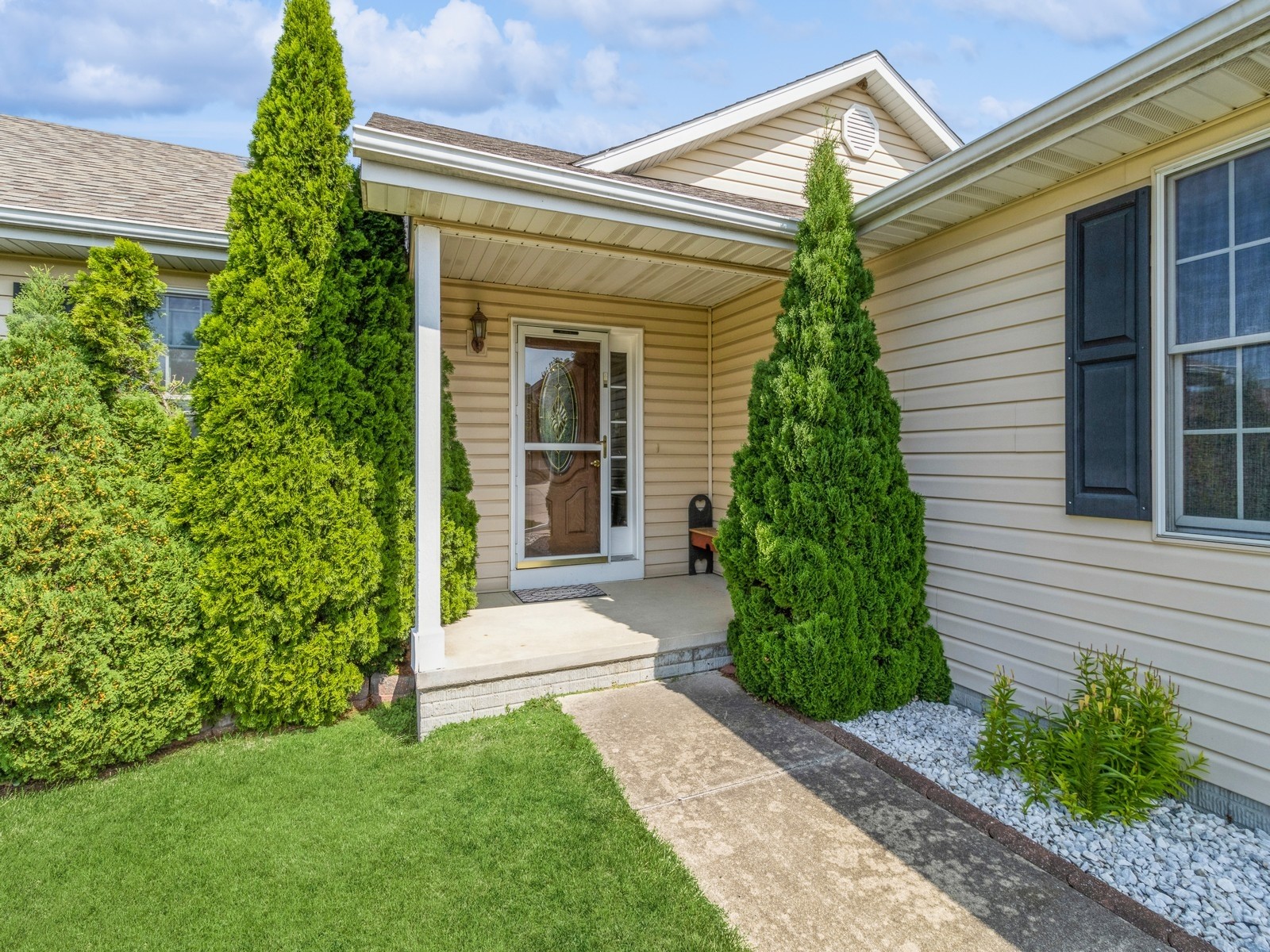 Tanglewood Dr, Urbandale, IA 50323