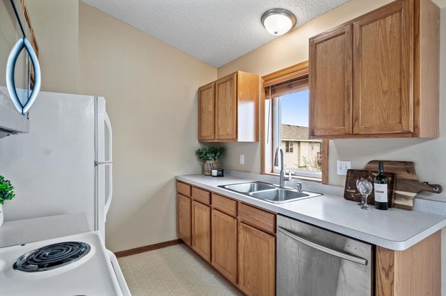Practical and efficient vaulted kitchen | Image 9