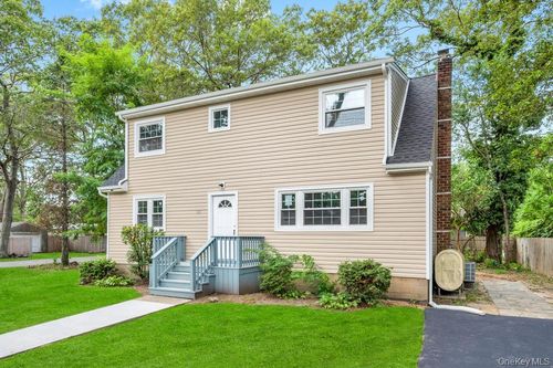 123 Patchogue Ave, Mastic, NY, 11950-3609 | Card Image