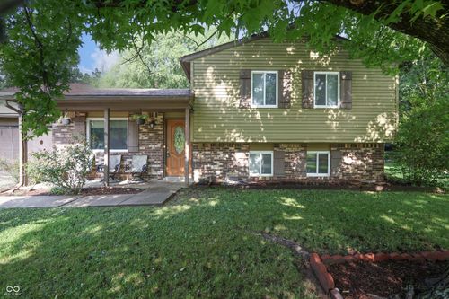 7834 Burr Oak Ct, Indianapolis, IN, 46217-4262 | Card Image