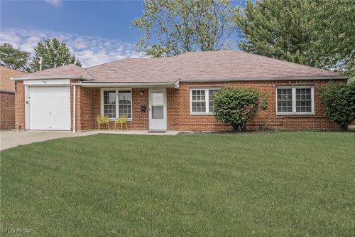 754 Hemlock Dr, Euclid, OH, 44132-2124 | Card Image