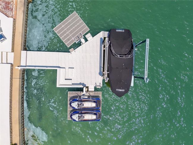 Aerial view of dock and lift | Image 7