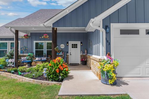 393 E Pennsylvania Ave, Van, TX, 75790-2959 | Card Image