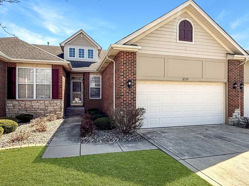 8709 Lake Hills Dr, Saint John, IN, 46373-8730 | Card Image