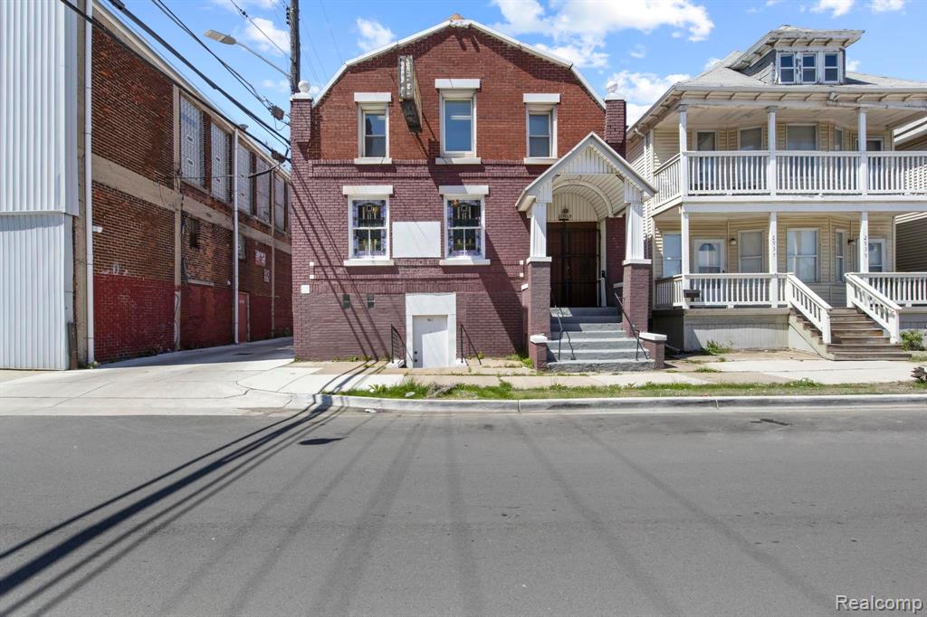 Yemans St, Hamtramck, MI 48212