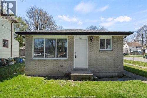 561 Chippawa St, Windsor, ON, N9C2W2 | Card Image