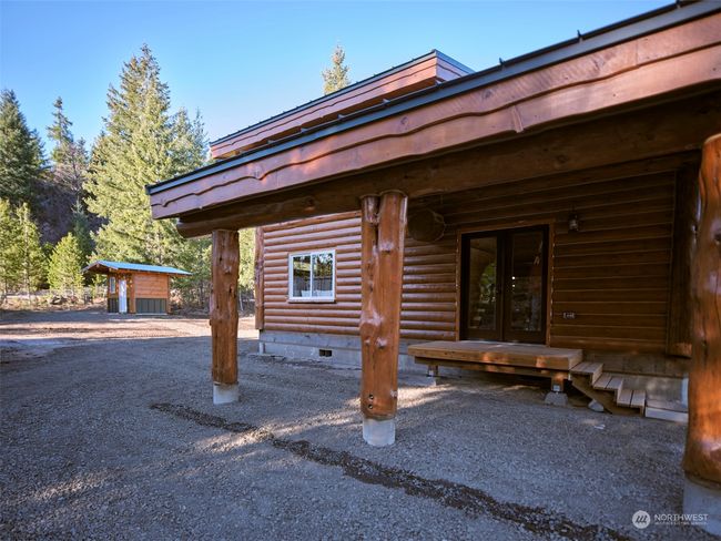 Carport/entry | Image 6