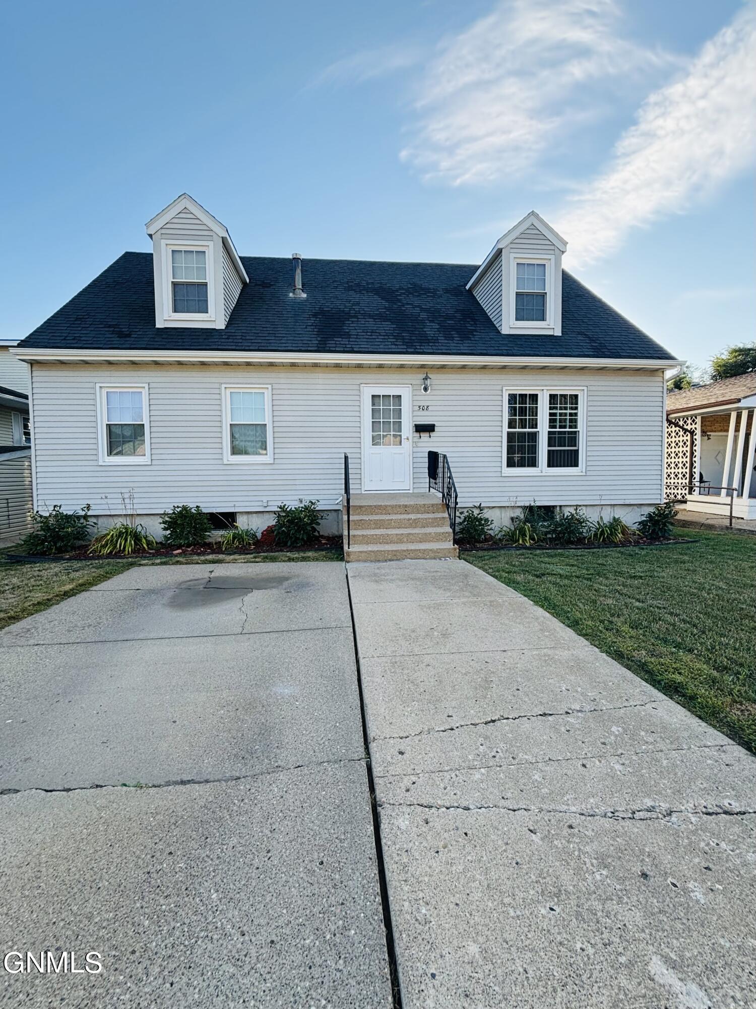 1st Ave, Mandan, ND 58554