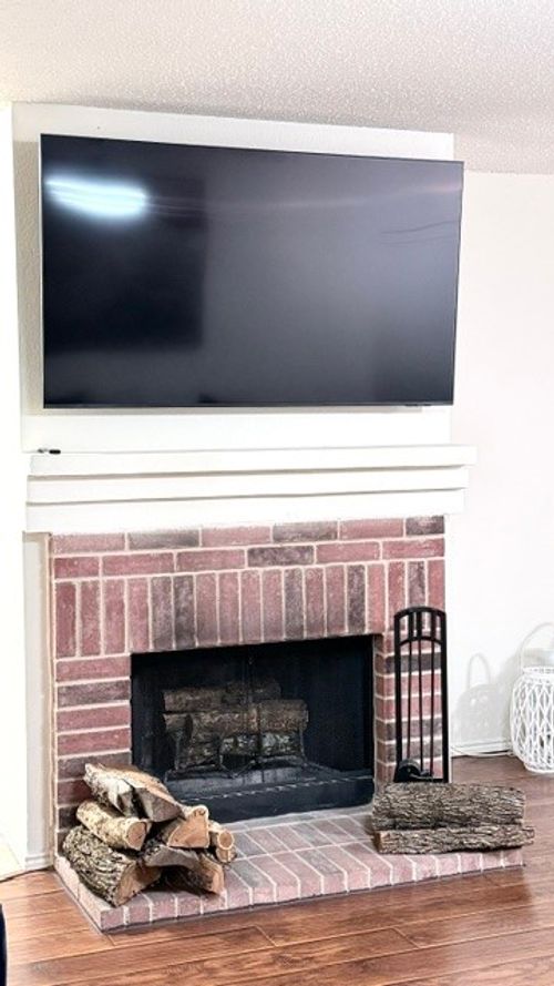 1027 Mazourka Dr, Arlington, TX, 76001-6119 | Card Image