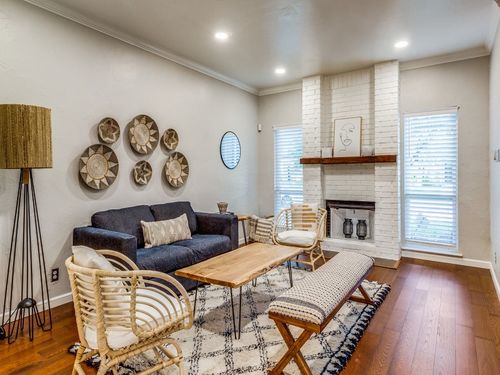 531 Josephine St, Dallas, TX, 75246-1445 | Card Image