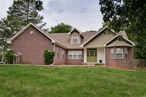 2 Brighstone Ln, Bella Vista, AR, 72715-6211 | Card Image