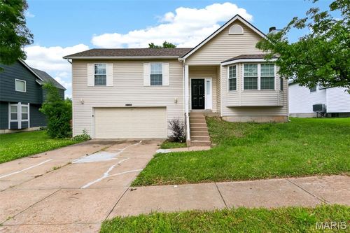 14459 Williamsburg Manor Dr, Florissant, MO, 63034-1754 | Card Image