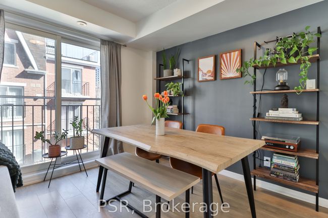 712 - 10 Laidlaw St, Condo with 3 bedrooms, 2 bathrooms and 1 parking in Toronto ON | Image 10