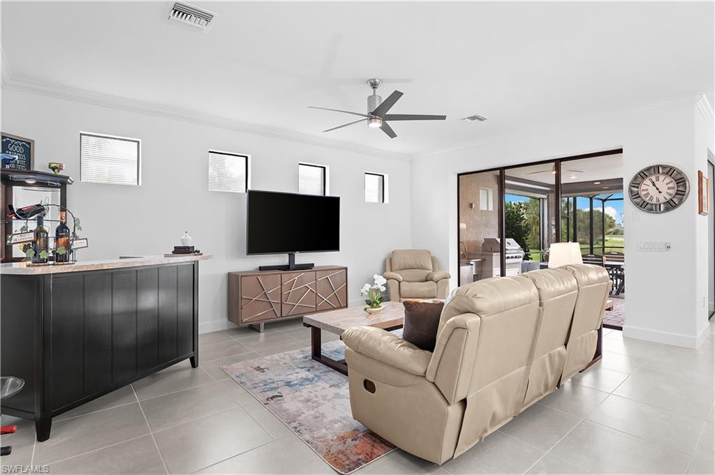 Residential in ESTERO 5