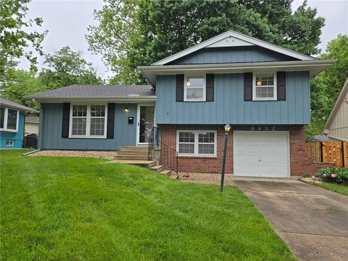 8432 Evanston Ave, Raytown, MO, 64138-3345 | Card Image