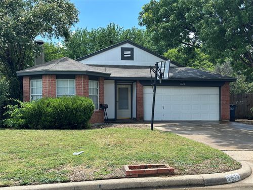 7629 Misty Ridge Dr N, Fort Worth, TX, 76137-1555 | Card Image