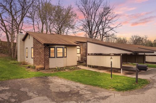 2675 Chatham Woods Dr Se, Grand Rapids, MI, 49546-6762 | Card Image