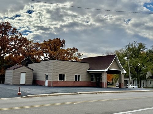 1428 4th St, Peru, IL, 61354-3396 | Card Image