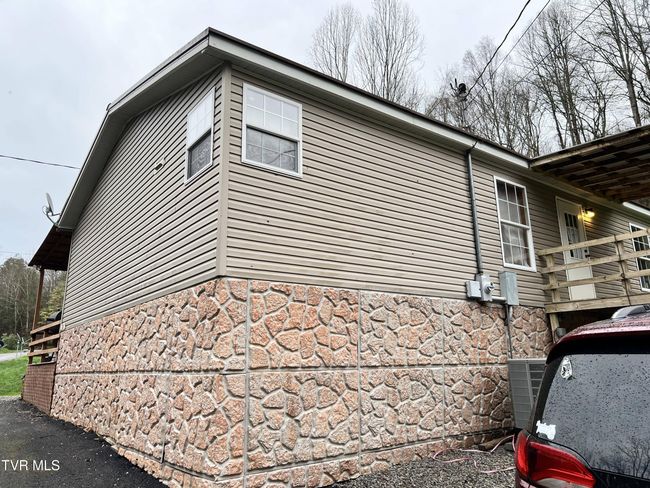 9536 Mcfall Fork Rd, House other with 3 bedrooms, 2 bathrooms and null parking in Pound VA | Image 6