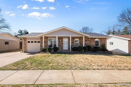 1418 Bradington Dr, Fenton, MO, 63026-2234 | Card Image