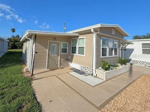 813 S Green Cir, VENICE, FL, 34285-2921 | Card Image