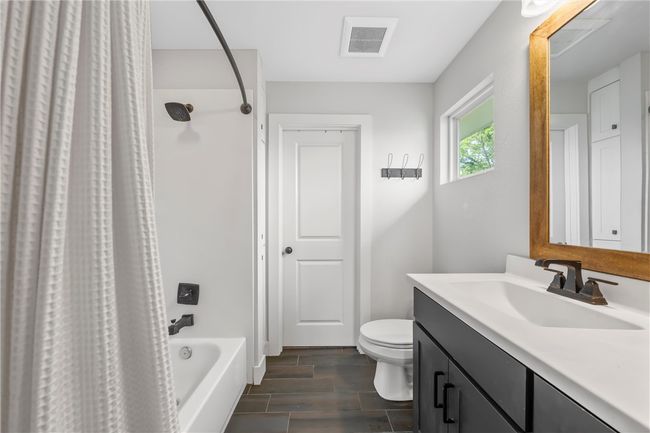 1074 Lifestyle Ln, House other with 4 bedrooms, 4 bathrooms and 2 parking in McGregor TX | Image 33