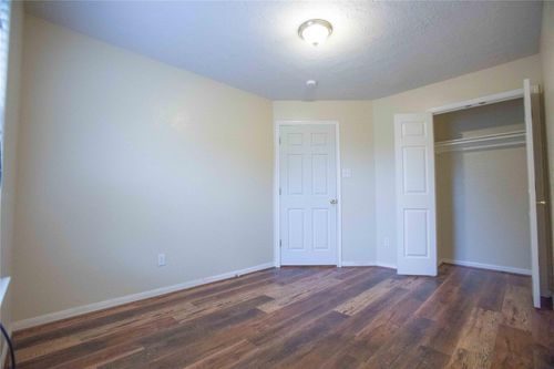 apt-b-7824 Comal St, Houston, TX, 77051-1588 | Card Image