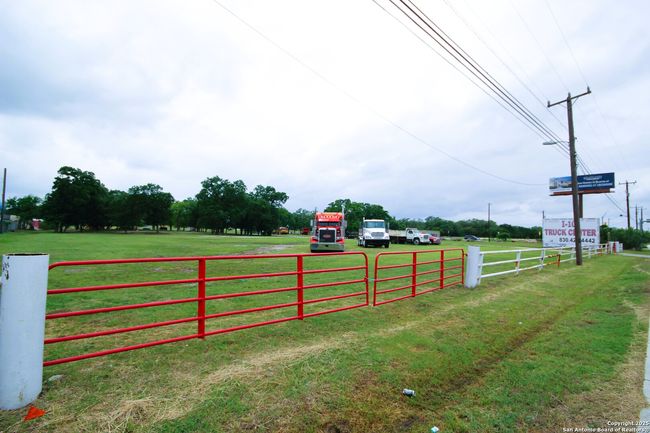29397 Interstate 10 W, Home with 0 bedrooms, 0 bathrooms and null parking in Boerne TX | Image 10