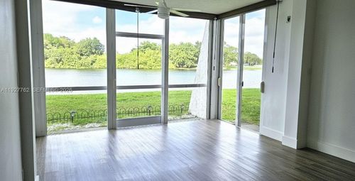 apt-103-9450 Poinciana Pl, Davie, FL, 33324-4822 | Card Image
