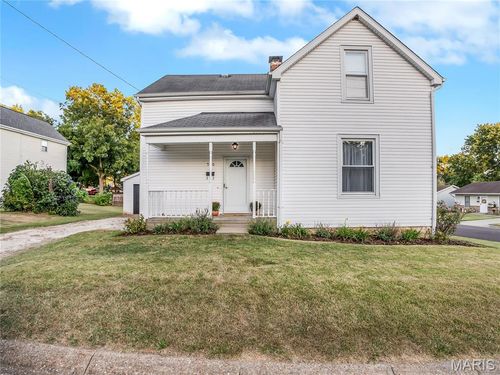 526 Hickory St, Washington, MO, 63090-1716 | Card Image