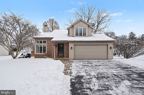 222 E 6th St, LITITZ, PA, 17543-2925 | Card Image