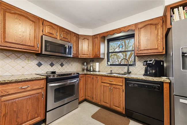 1609 Zeuger St, House other with 3 bedrooms, 3 bathrooms and 2 parking in Glenshaw PA | Image 14