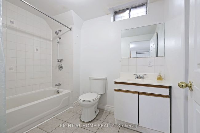 4 Deena Pl, House other with 8 bedrooms, 7 bathrooms and 6 parking in Markham ON | Image 43