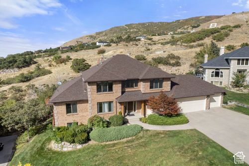 1373 Pheasant Ridge Cir, Bountiful, UT, 84010-1370 | Card Image